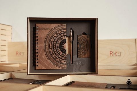 Set sổ, bút và hộp namecard gỗ Walnut | Khắc laser theo yêu cầu