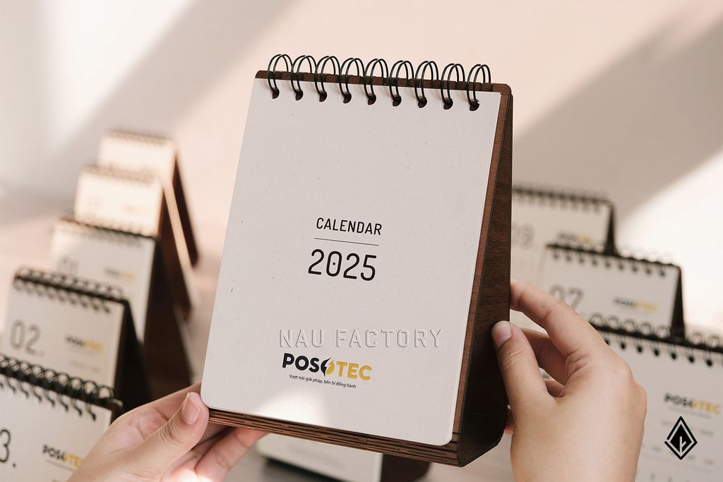 Lịch chữ A form đứng | Biểu tượng logo in màu độc đáo