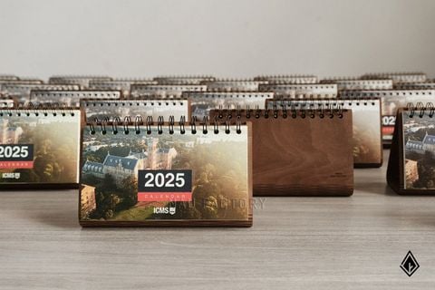 Lịch gỗ B6 form ngang | 13 tờ lịch thăng hoa sắc màu thương hiệu