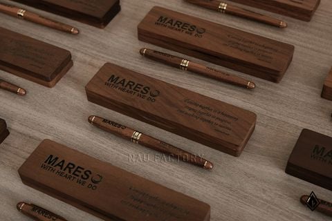 Set sổ, bút & hộp bút gỗ Walnut | In/khắc theo yêu cầu
