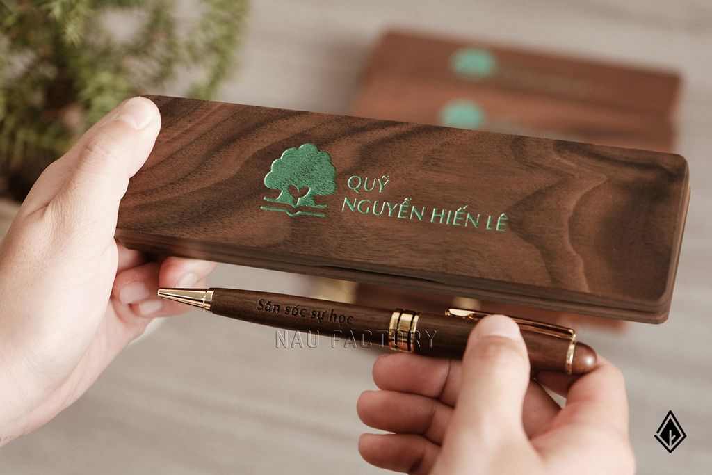 Set bút và hộp bút gỗ Walnut | Thiết kế theo yêu cầu