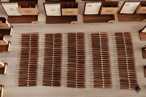 Bút gỗ Walnut khắc tên