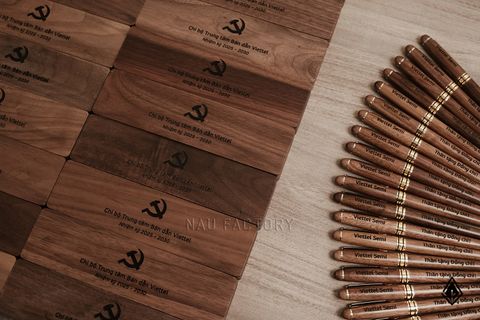 Set bút và hộp bút gỗ Walnut | Khắc laser theo yêu cầu