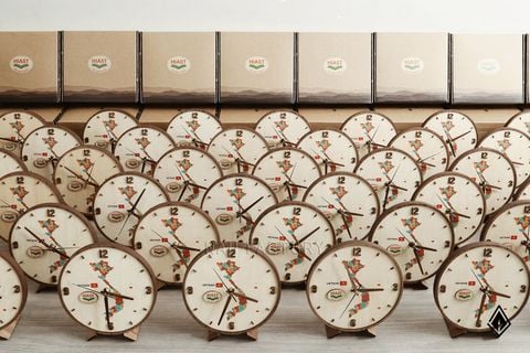 Đồng hồ gỗ bản đồ Việt Nam | Dán nổi logo thương hiệu
