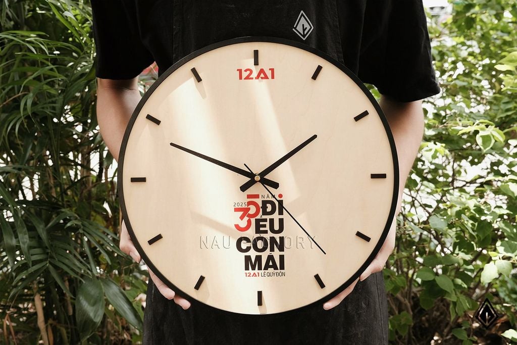 Đồng hồ gỗ để bàn | In UV theo yêu cầu