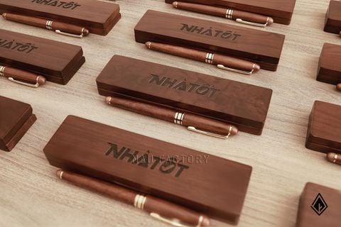 Set bút và hộp bút gỗ Walnut | Khắc laser theo yêu cầu
