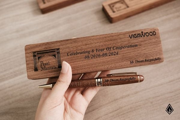 Set bút và hộp bút gỗ Walnut | Kết hợp khắc logo và tên cá nhân