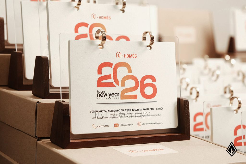 Lịch gỗ chữ U | Tờ lịch in 2 mặt, sáng tạo tối đa