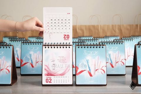 Lịch gỗ form đứng | Bộ lịch in riêng theo yêu cầu