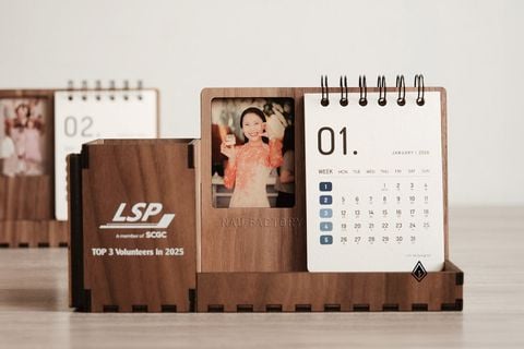 Lịch gỗ khung ảnh | Lưu giữ dấu ấn thương hiệu cùng người đồng hành