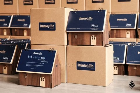 Lịch gỗ ngôi nhà Walnut | In 2 mặt, 13 tờ lịch 13 thiết kế