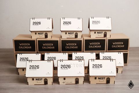 Lịch gỗ ngôi nhà Beech | Mặt trước in logo UV sắc nét