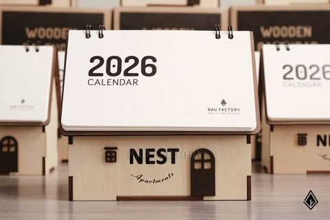 Lịch gỗ ngôi nhà Beech | Mặt trước in logo UV sắc nét