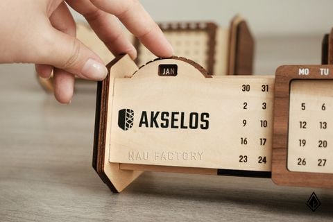 Lịch gỗ vạn niên form ngang | Logo thương hiệu in theo yêu cầu