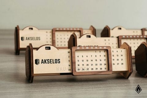 Lịch gỗ vạn niên form ngang | Logo thương hiệu in theo yêu cầu