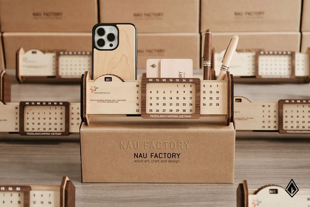 Lịch gỗ vạn niên form ngang | Tùy chỉnh dấu ấn thương hiệu