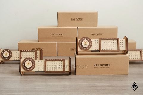 Lịch gỗ vạn niên form ngang | In UV theo yêu cầu