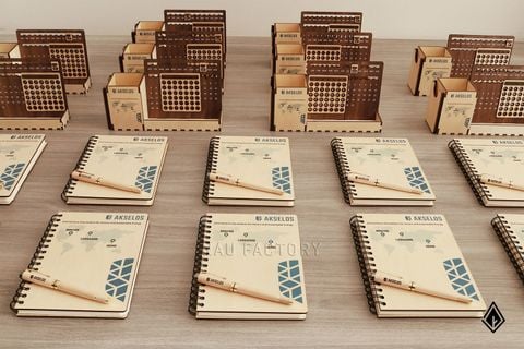 Set sổ, bút gỗ Maple & lịch gỗ vạn niên | In/khắc theo yêu cầu