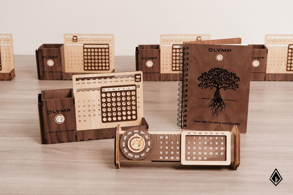 Lịch gỗ vạn niên form đứng và form ngang - In logo theo yêu cầu