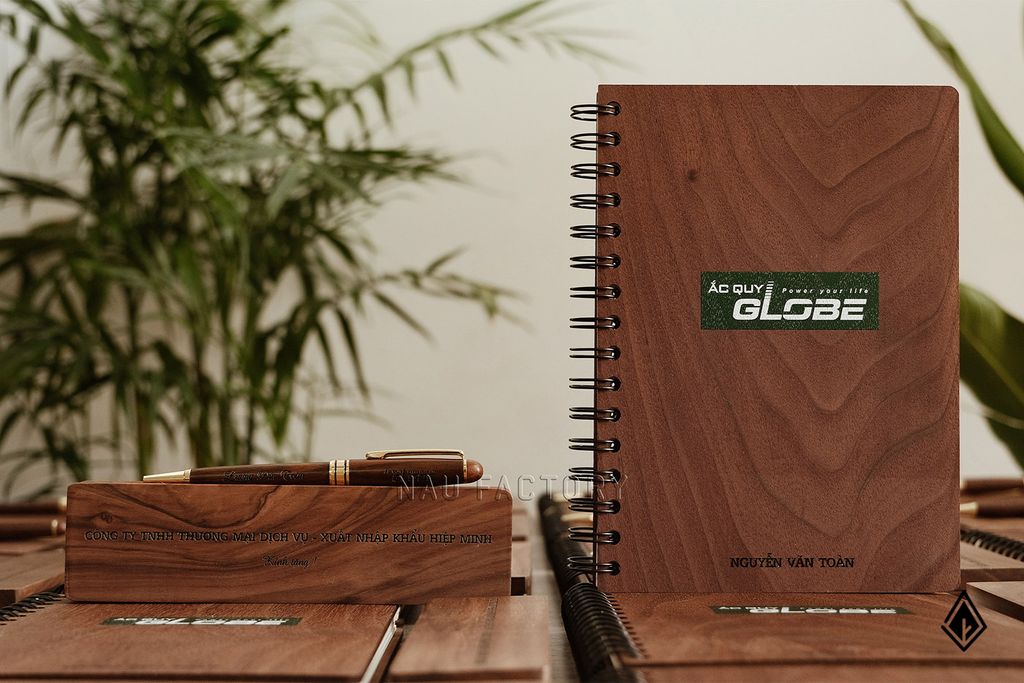 Set sổ, bút & hộp bút gỗ Walnut | In/khắc theo yêu cầu