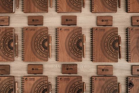 Set sổ và bút gỗ Walnut | In/khắc theo yêu cầu