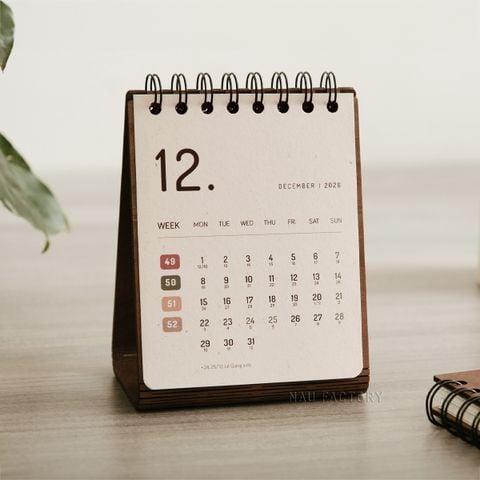 Lịch gỗ form đứng 2026