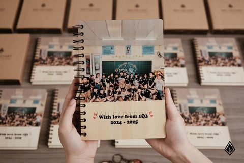 Set sổ và móc khoá gỗ Maple | In theo yêu cầu