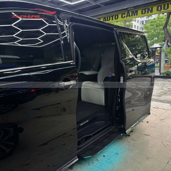 Bệ Bước Điện Lexus LM350