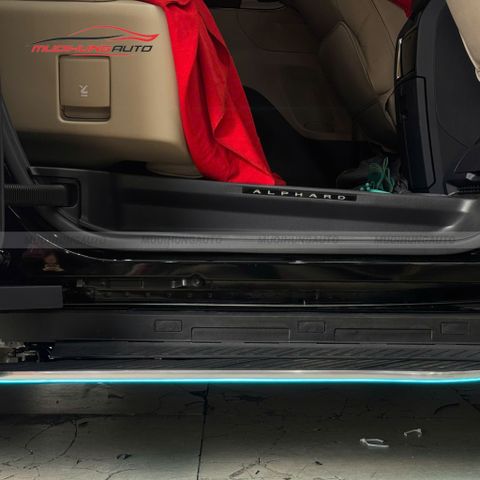 Bệ bước điện Toyota Alphard 2025