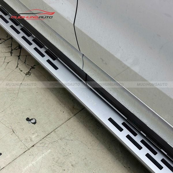 Bệ Bước Chân Lynk & Co 01 2025