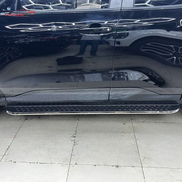 Bệ Bước Chân Mitsubishi Xforce