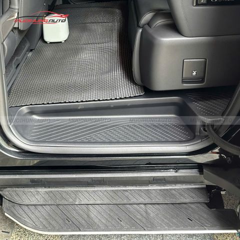 Bệ bước điện Lexus LM500h