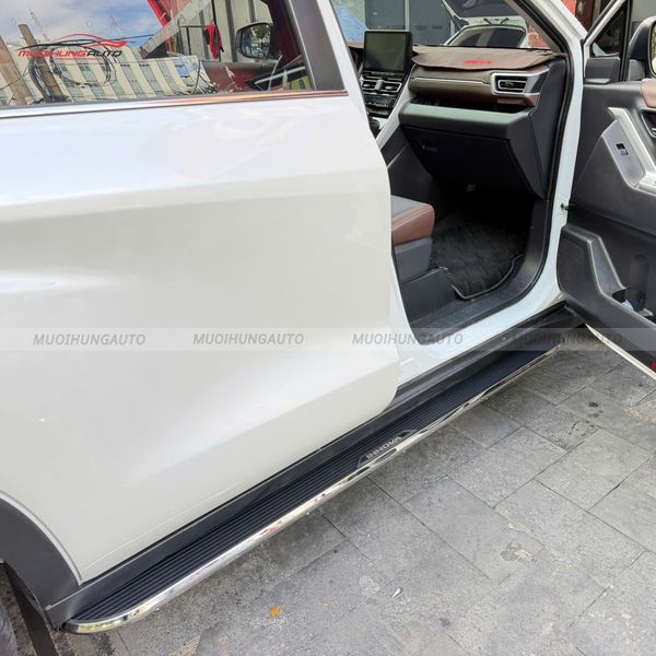 Bệ Bước Chân Toyota Innova 2026