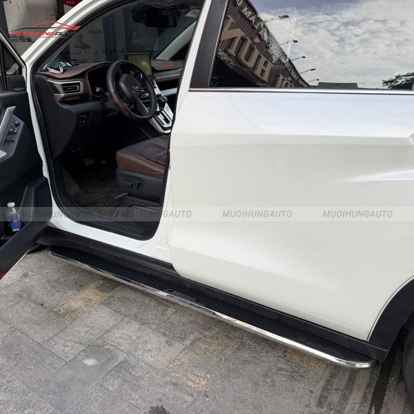 Bệ Bước Chân Toyota Innova 2026