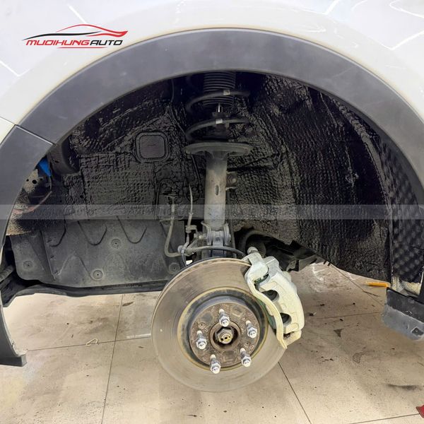 Cách Âm Hốc Bánh Hyundai SantaFe 2015