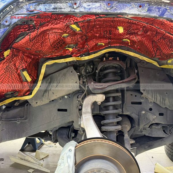 Cách Âm Hốc Bánh Toyota Land Cruiser LC300 2024