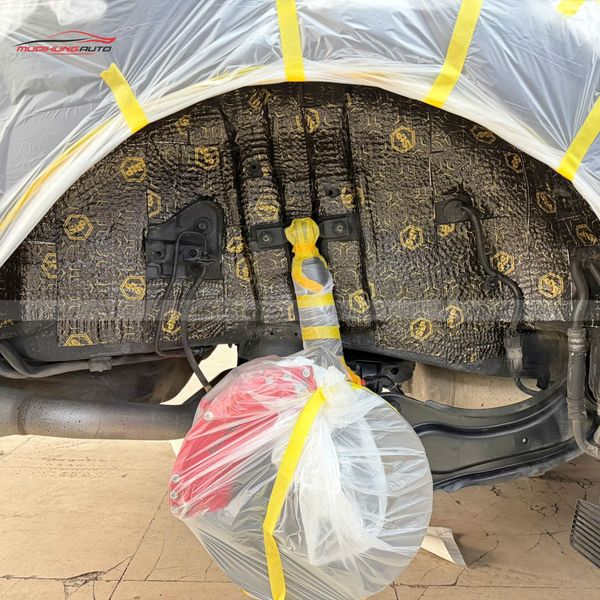 Cách Âm Hốc Bánh Kia Carnival 2022