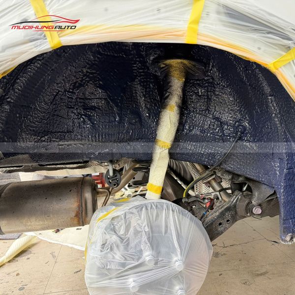 Cách Âm Hốc Bánh Toyota Corolla Cross 2025