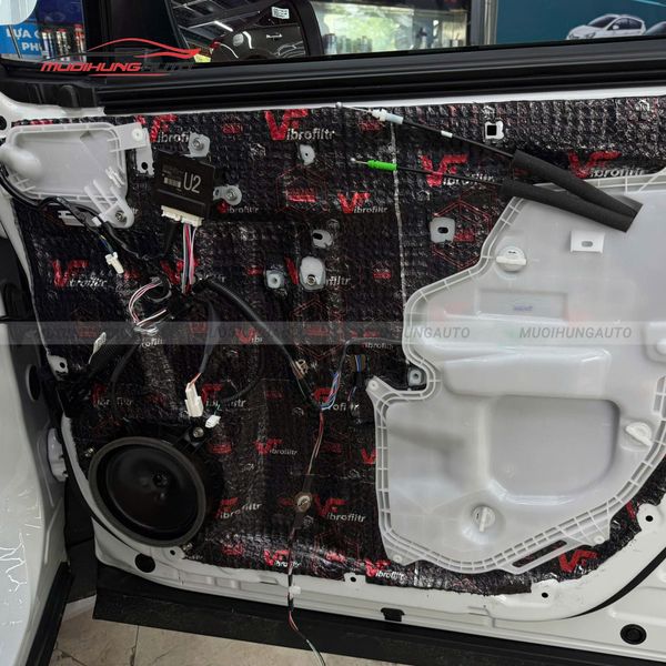 Cách Âm Cửa Xe Toyota Corolla Cross 2025