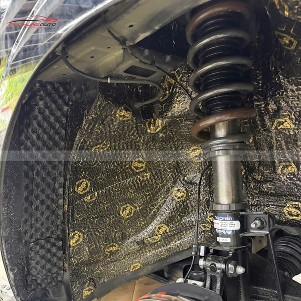 Cách Âm Hốc Bánh Kia Carnival 2022