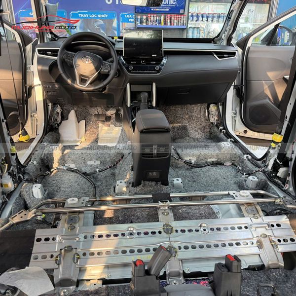 Cách Âm Sàn Xe Toyota Corolla Cross 2025