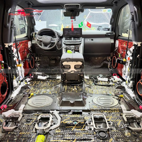Cách Âm Sàn Xe Toyota Land Cruiser LC300 2024