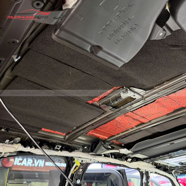 Cách Âm Trần Xe Toyota Land Cruiser LC300 2024