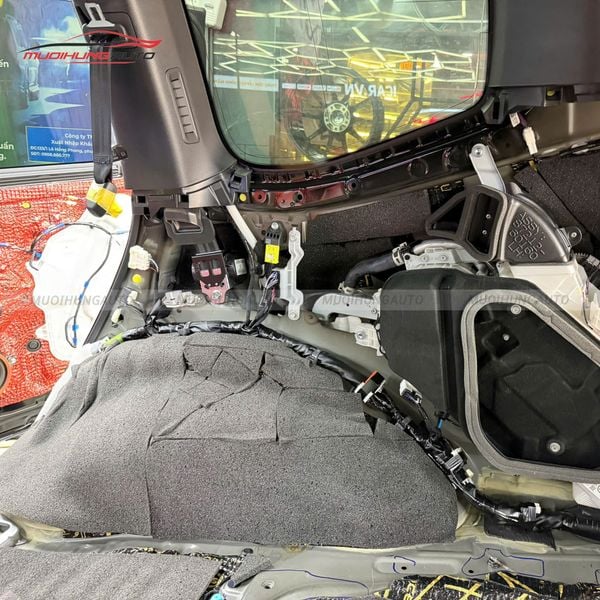 Cách Âm Cốp Xe Toyota Land Cruiser LC300 2024