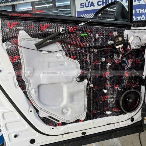 Cách âm cửa xe ô tô Toyota Corolla Cross 2025
