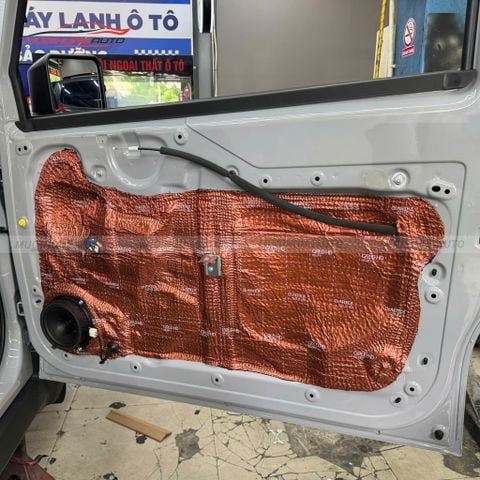 Cách âm cửa xe Vinfast VF3