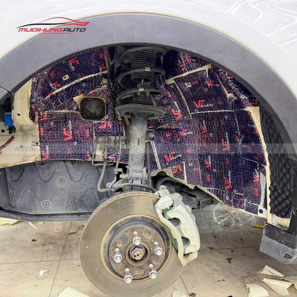 Cách Âm Hốc Bánh Hyundai SantaFe 2015