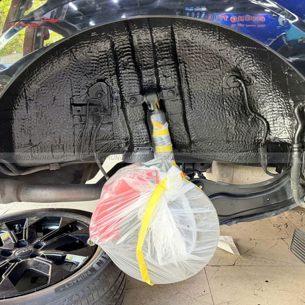 Cách Âm Hốc Bánh Kia Carnival 2022