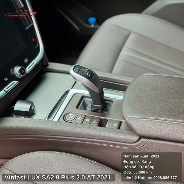Vinfast LUX SA2.0 Plus 2.0 AT - 2021