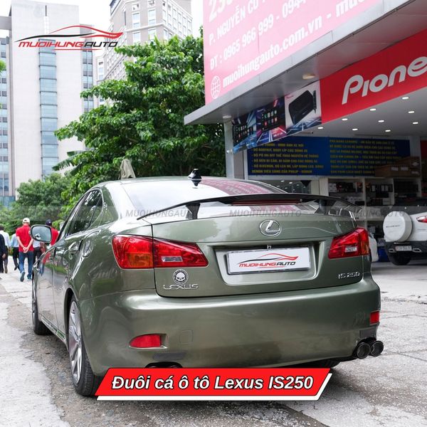 Đuôi Cá Ô Tô Lexus IS250